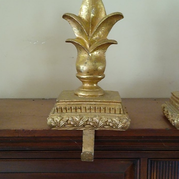 4 Gold Ornate sticking Holders - Picture 3 of 5